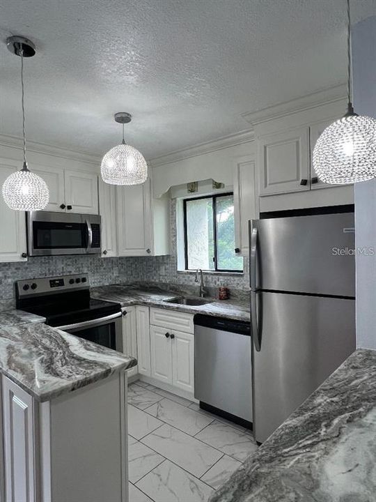 出租: $1,650 (2 贝兹, 2 浴室, 1000 平方英尺)