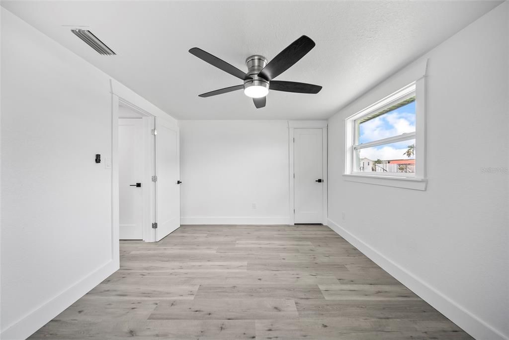 出租: $2,550 (4 贝兹, 3 浴室, 1864 平方英尺)