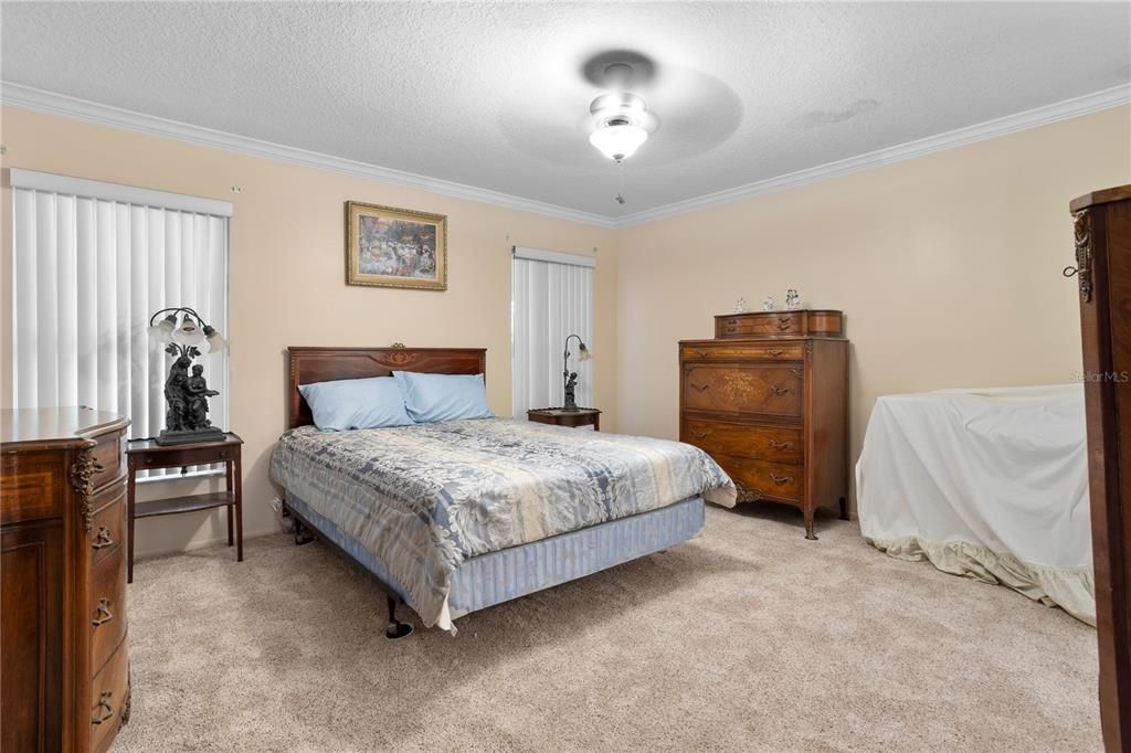 For Sale: $375,000 (2 beds, 2 baths, 1554 Square Feet)