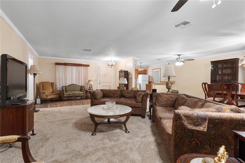 For Sale: $375,000 (2 beds, 2 baths, 1554 Square Feet)