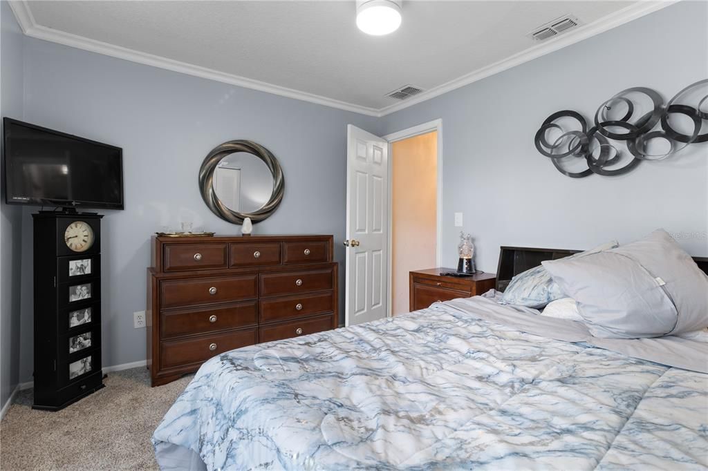 For Sale: $375,000 (2 beds, 2 baths, 1554 Square Feet)