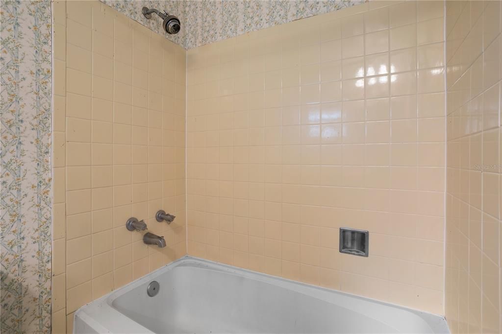 For Sale: $375,000 (2 beds, 2 baths, 1554 Square Feet)