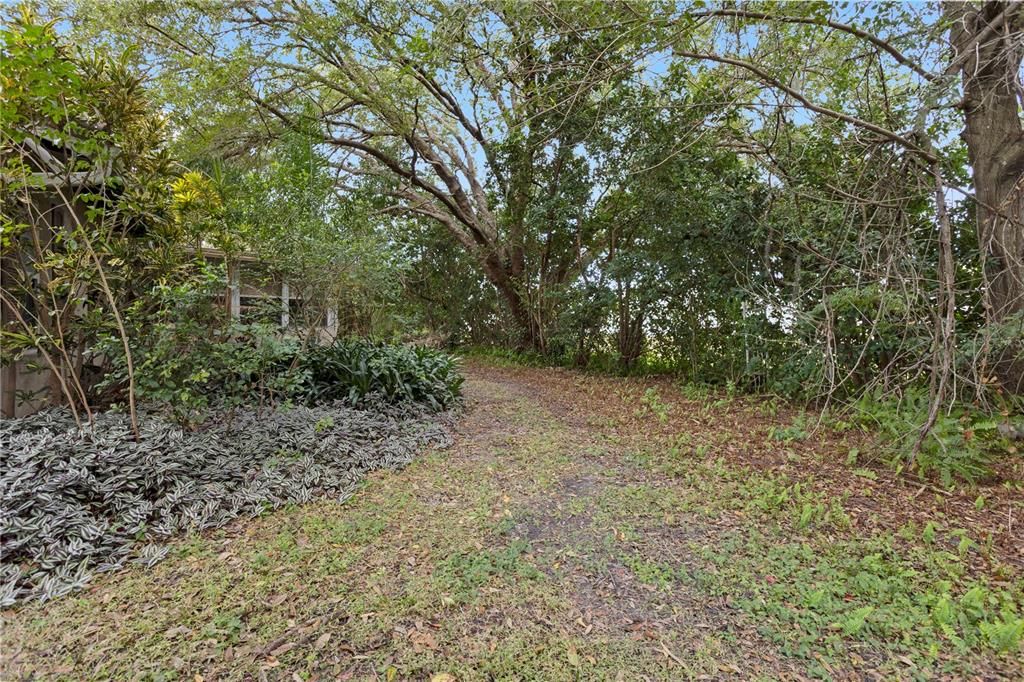 For Sale: $375,000 (2 beds, 2 baths, 1554 Square Feet)