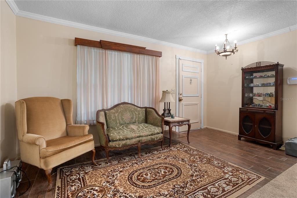 For Sale: $375,000 (2 beds, 2 baths, 1554 Square Feet)