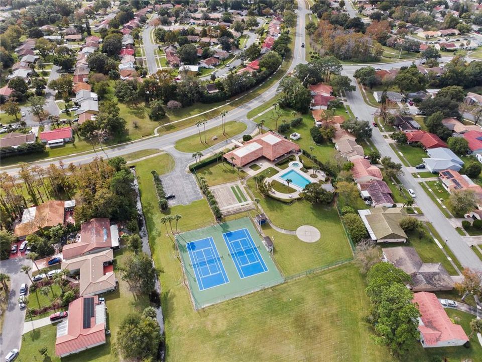 For Sale: $375,000 (2 beds, 2 baths, 1554 Square Feet)