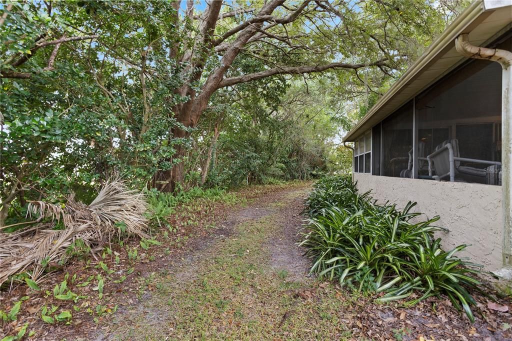 For Sale: $375,000 (2 beds, 2 baths, 1554 Square Feet)