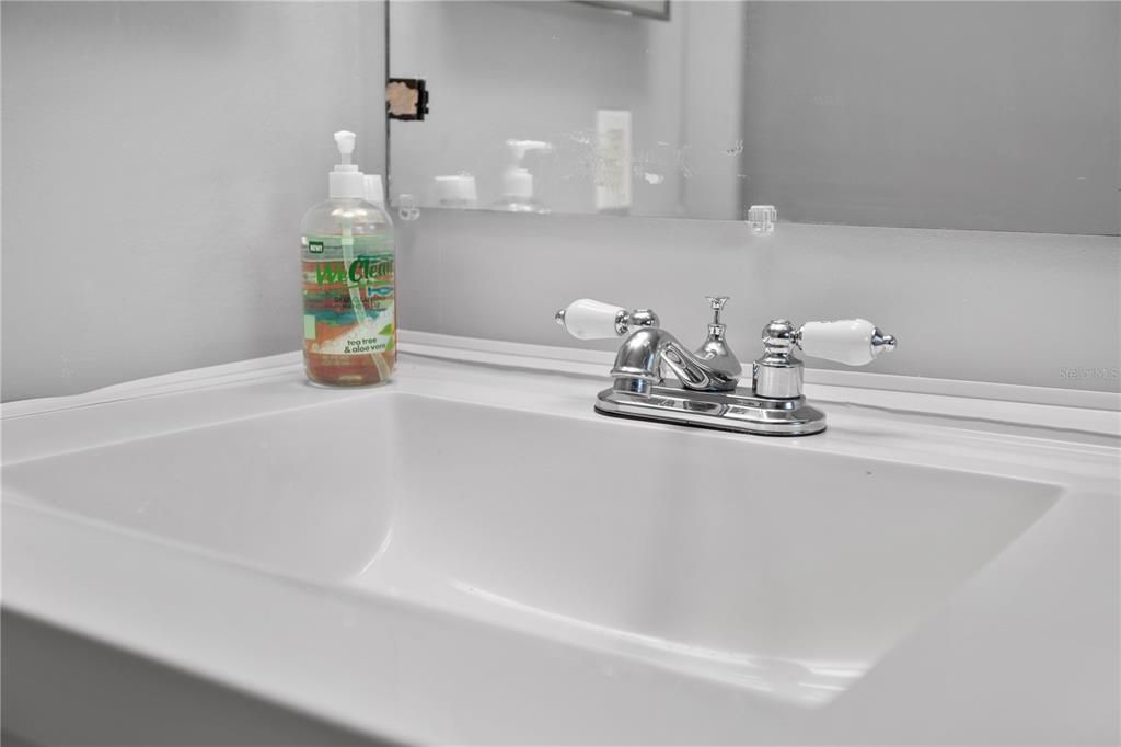 For Sale: $375,000 (2 beds, 2 baths, 1554 Square Feet)