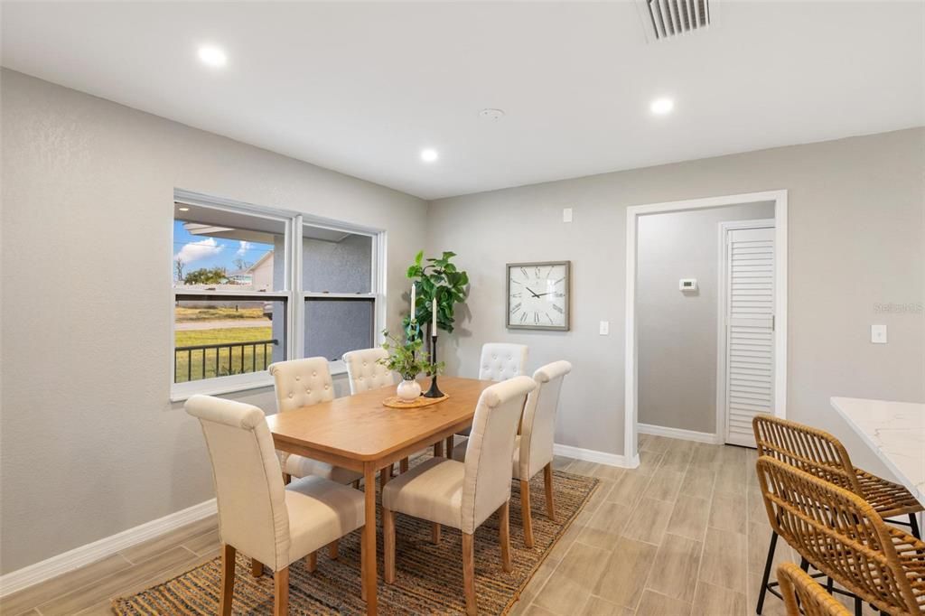 待售: $699,000 (3 贝兹, 2 浴室, 1364 平方英尺)