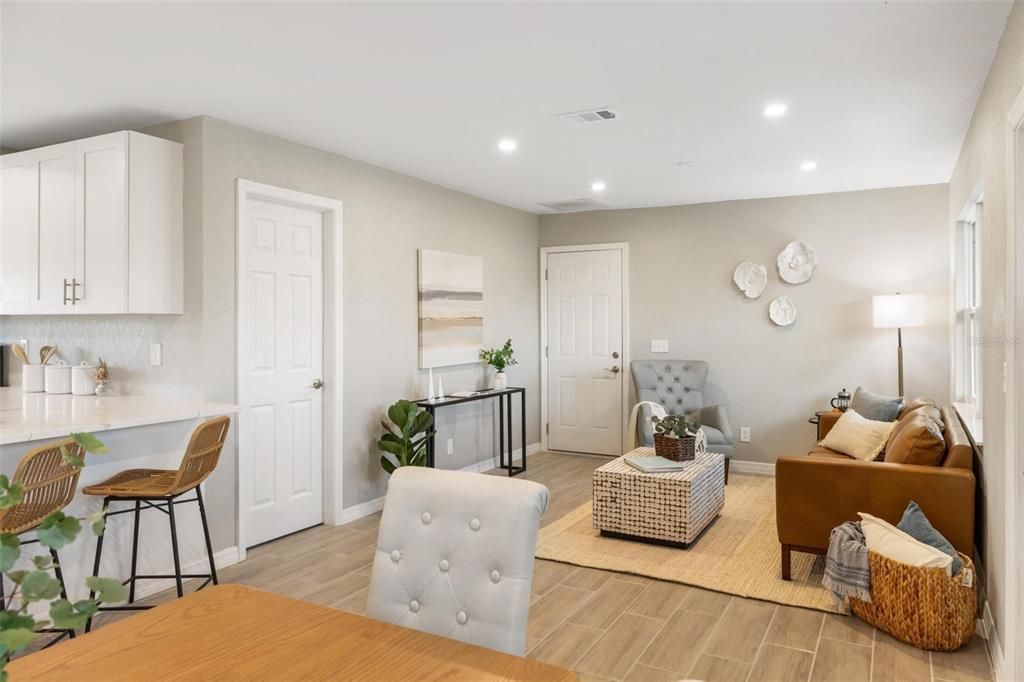 待售: $699,000 (3 贝兹, 2 浴室, 1364 平方英尺)