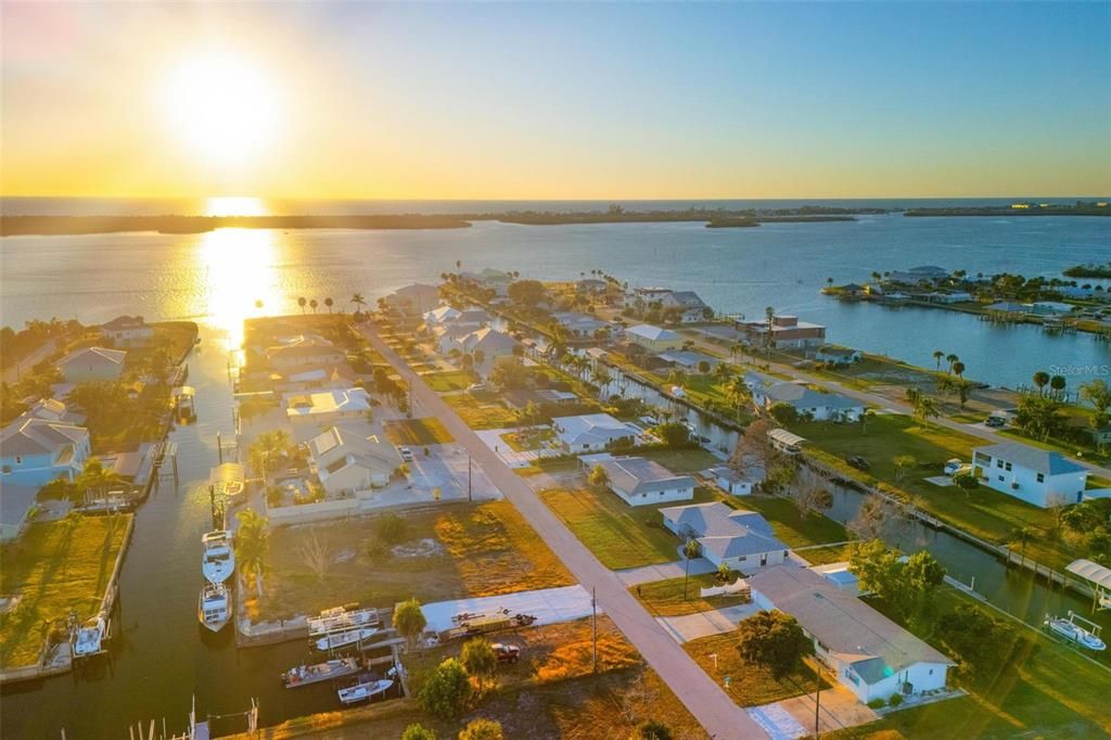 待售: $699,000 (3 贝兹, 2 浴室, 1364 平方英尺)