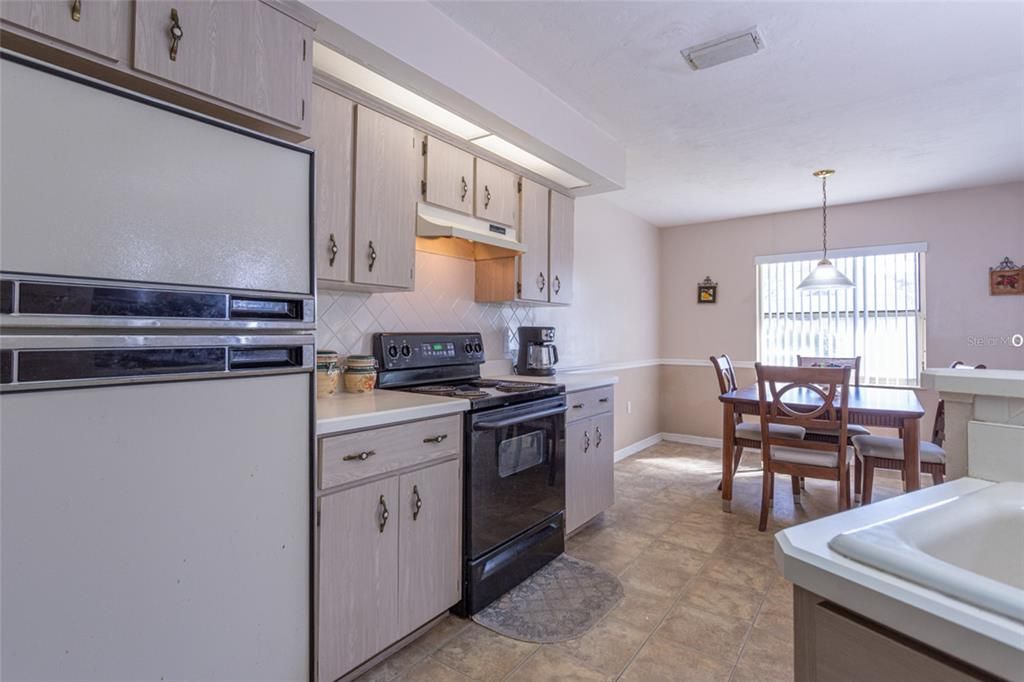 For Sale: $319,900 (3 beds, 2 baths, 1867 Square Feet)