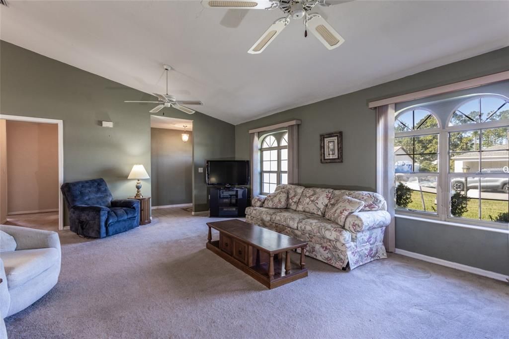 For Sale: $319,900 (3 beds, 2 baths, 1867 Square Feet)