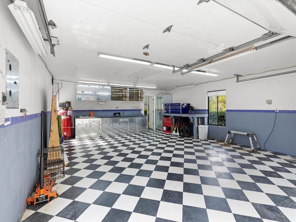 For Sale: $825,000 (4 beds, 3 baths, 2256 Square Feet)