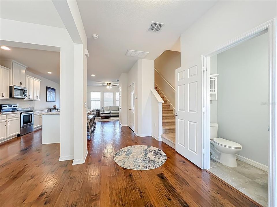 合同活跃: $425,000 (3 贝兹, 2 浴室, 1725 平方英尺)