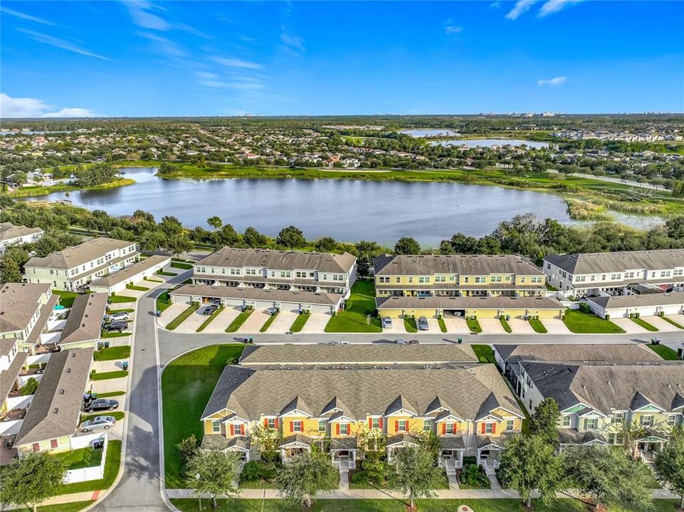 合同活跃: $425,000 (3 贝兹, 2 浴室, 1725 平方英尺)