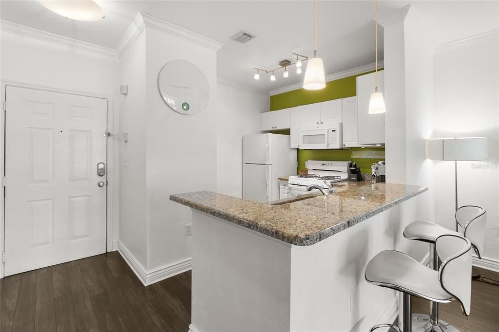 待售: $230,000 (1 贝兹, 1 浴室, 864 平方英尺)