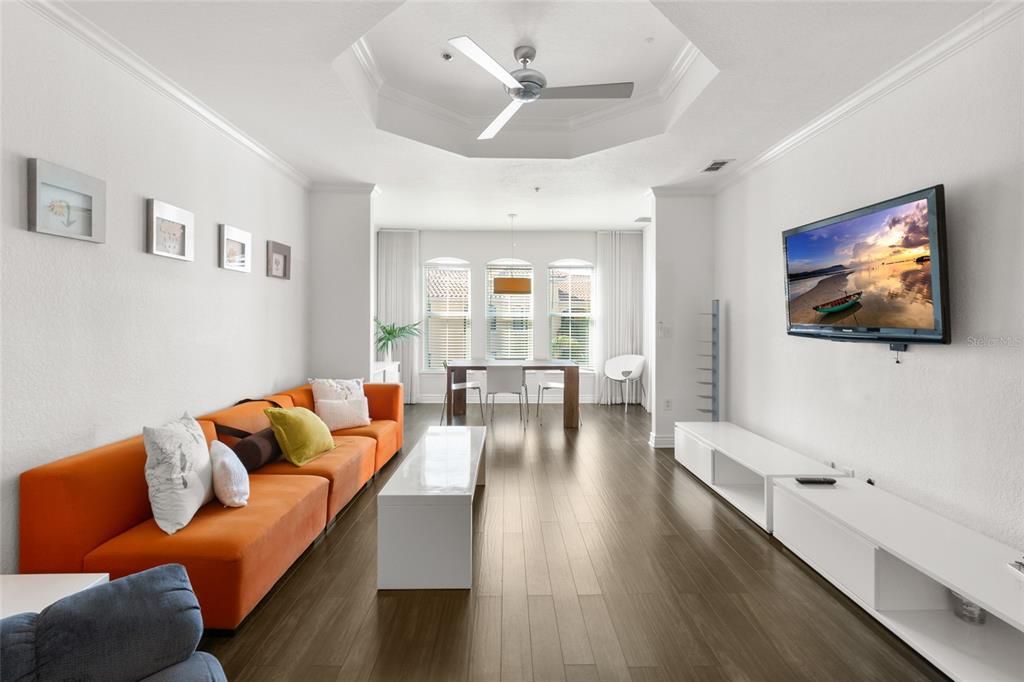 待售: $230,000 (1 贝兹, 1 浴室, 864 平方英尺)