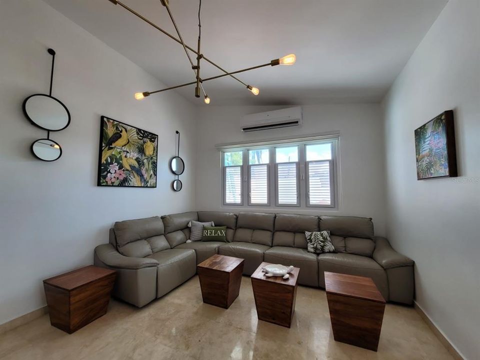 待售: $1,575,000 (6 贝兹, 5 浴室, 2843 平方英尺)