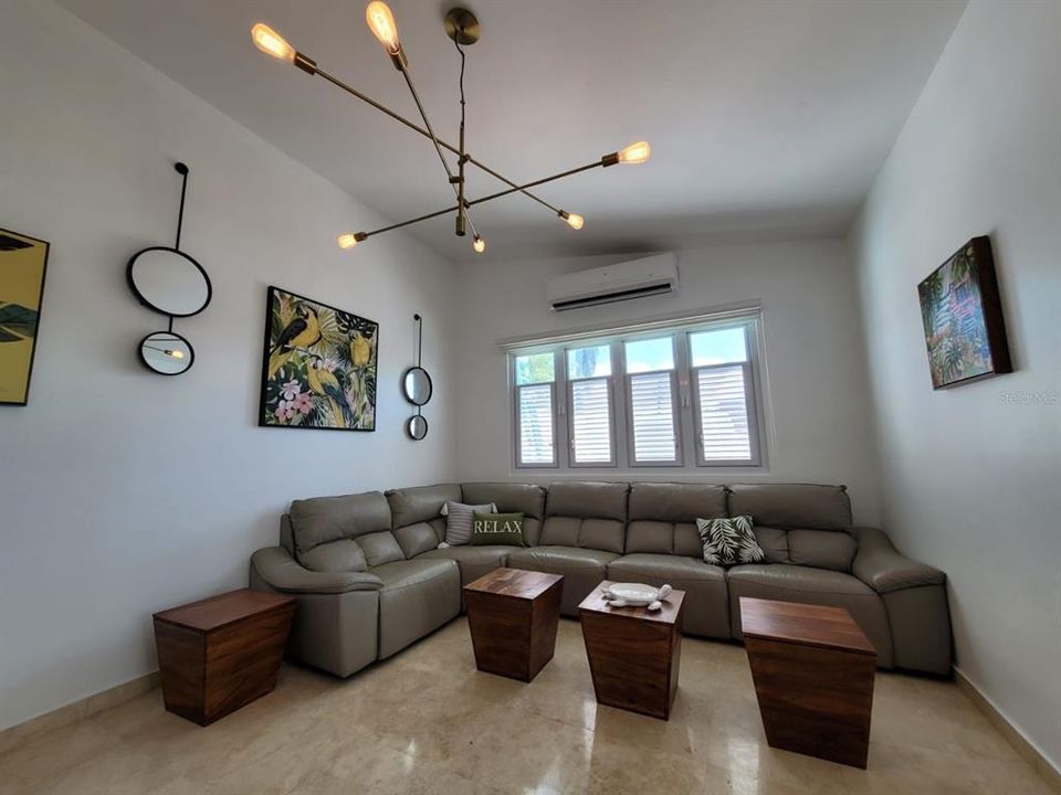 待售: $1,575,000 (6 贝兹, 5 浴室, 2843 平方英尺)