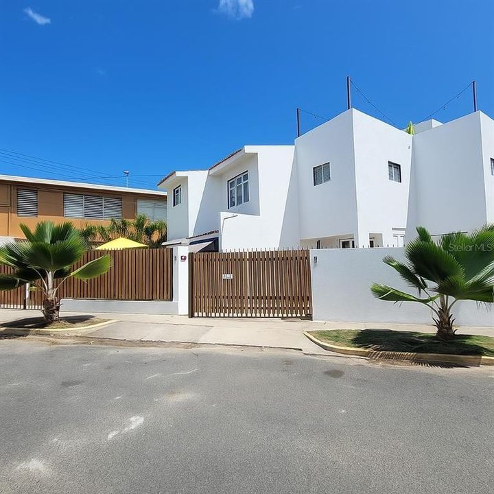 待售: $1,575,000 (6 贝兹, 5 浴室, 2843 平方英尺)