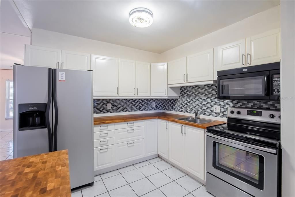 待售: $325,000 (3 贝兹, 1 浴室, 1360 平方英尺)