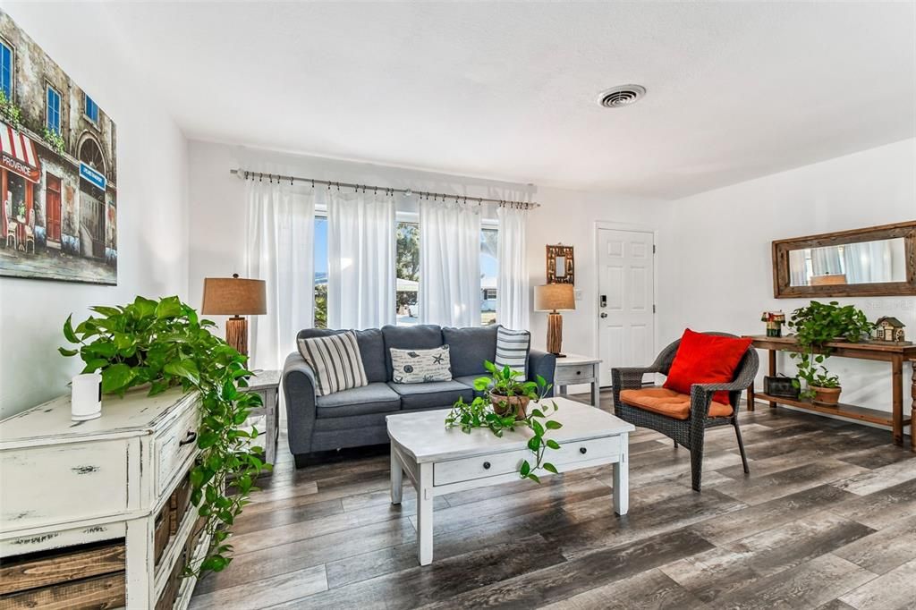 Activo con contrato: $499,990 (3 camas, 2 baños, 1430 Pies cuadrados)