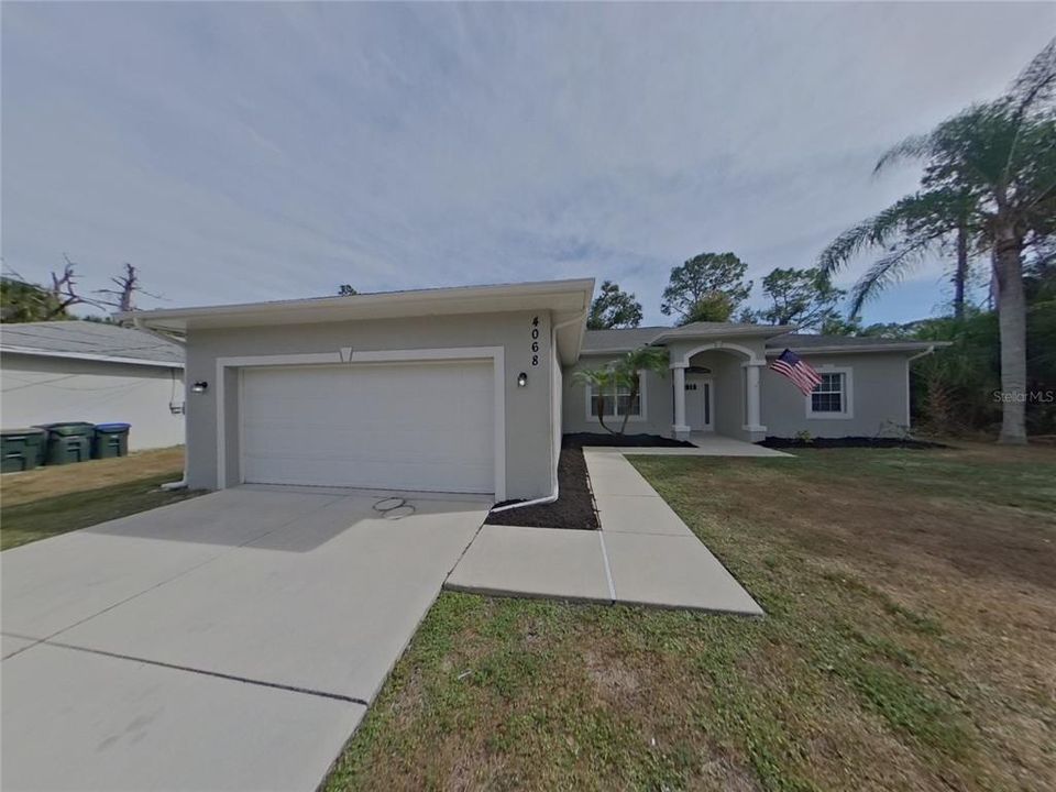 For Rent: $1,999 (3 beds, 2 baths, 1579 Square Feet)