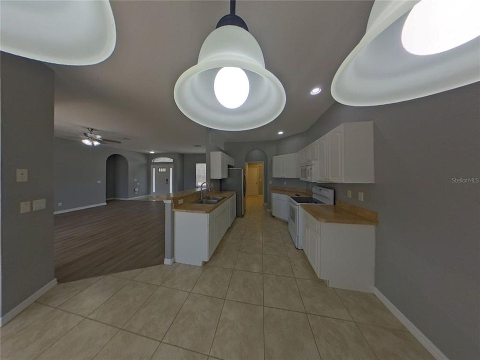 For Rent: $1,999 (3 beds, 2 baths, 1579 Square Feet)