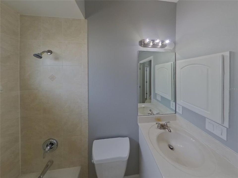 For Rent: $1,999 (3 beds, 2 baths, 1579 Square Feet)