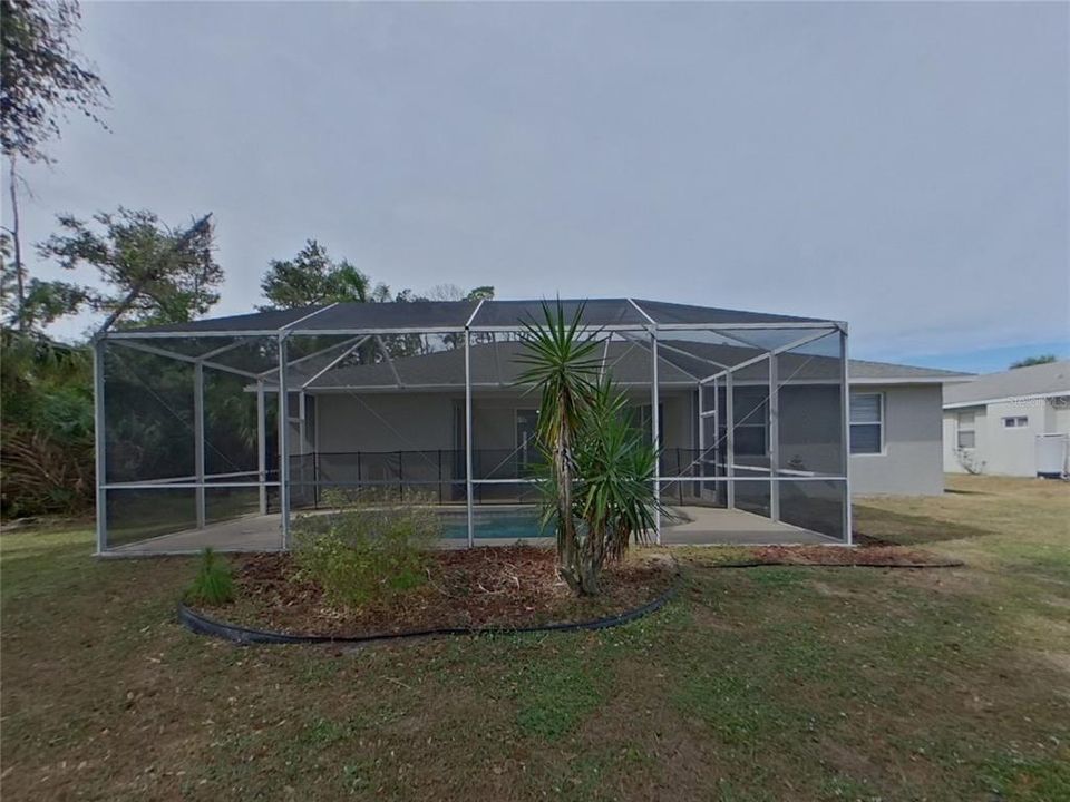 For Rent: $1,999 (3 beds, 2 baths, 1579 Square Feet)