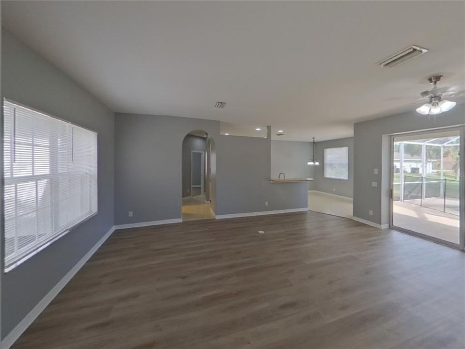 For Rent: $1,999 (3 beds, 2 baths, 1579 Square Feet)