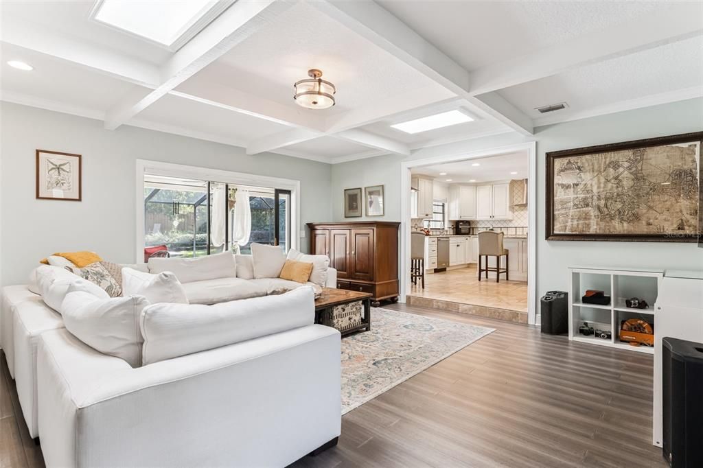 待售: $795,000 (4 贝兹, 2 浴室, 2574 平方英尺)