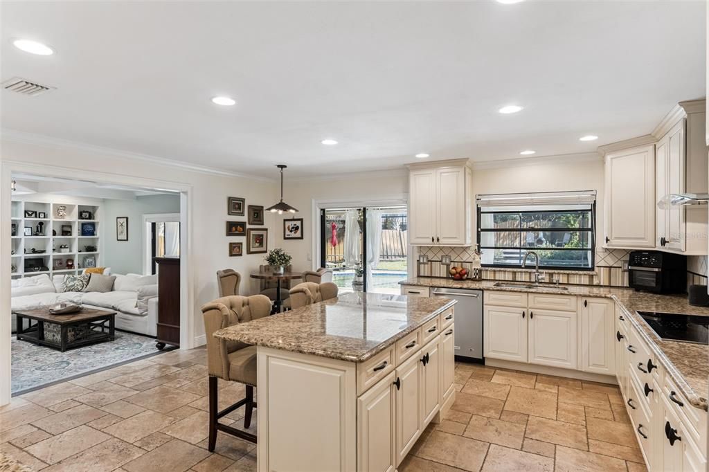 待售: $795,000 (4 贝兹, 2 浴室, 2574 平方英尺)