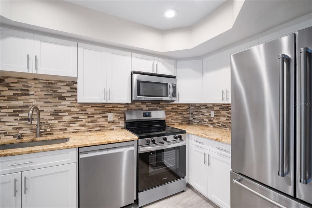 For Rent: $2,200 (2 beds, 2 baths, 1296 Square Feet)