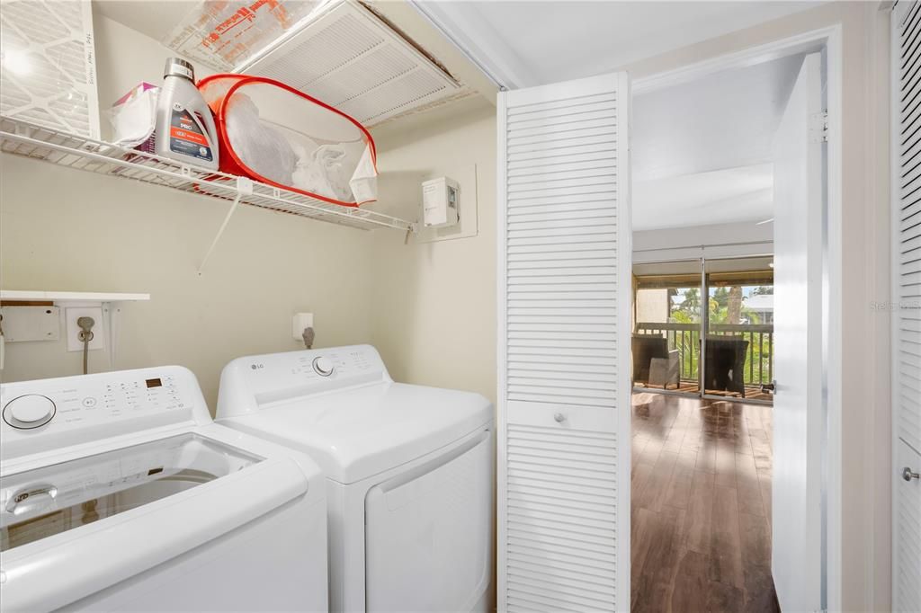 For Rent: $2,200 (2 beds, 2 baths, 1296 Square Feet)