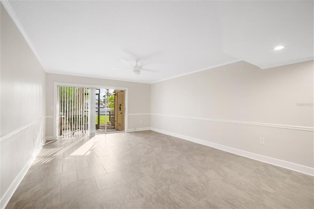 For Rent: $2,200 (2 beds, 2 baths, 1296 Square Feet)