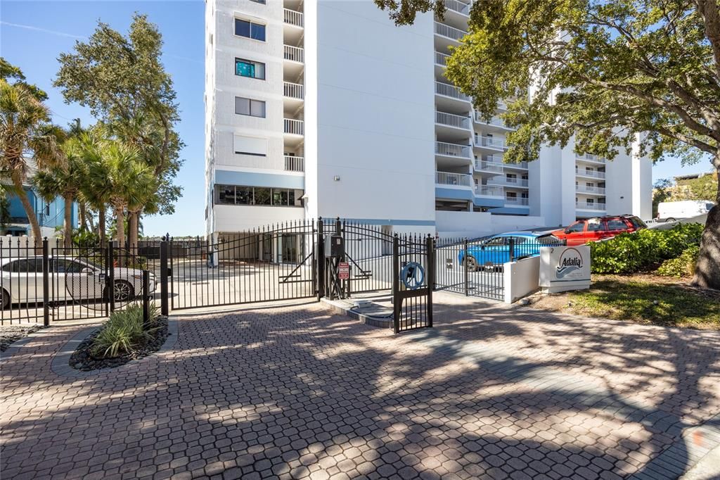 For Sale: $720,000 (2 beds, 2 baths, 1592 Square Feet)