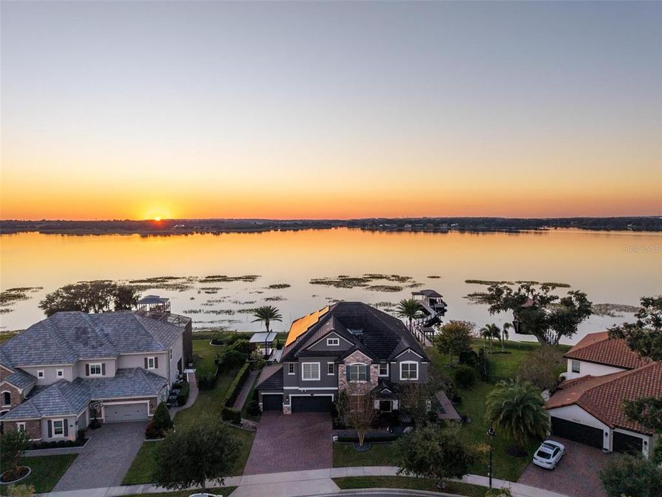 待售: $2,950,000 (5 贝兹, 4 浴室, 5602 平方英尺)