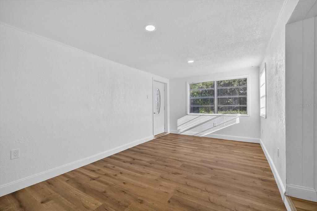 For Rent: $2,500 (3 beds, 2 baths, 1428 Square Feet)