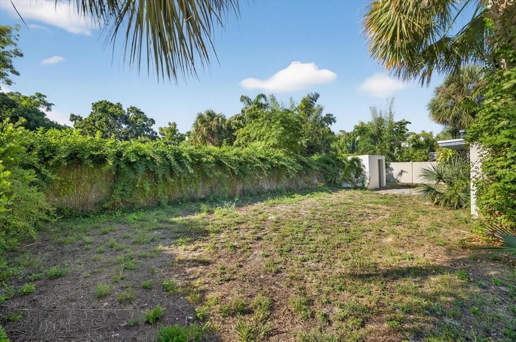 For Rent: $2,500 (3 beds, 2 baths, 1428 Square Feet)