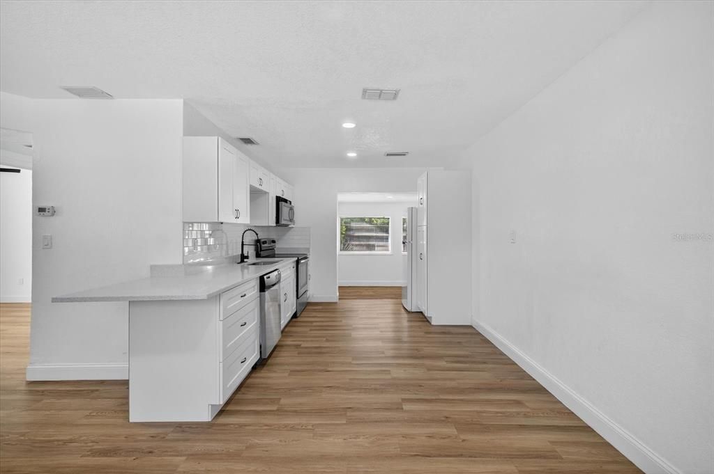 For Rent: $2,500 (3 beds, 2 baths, 1428 Square Feet)