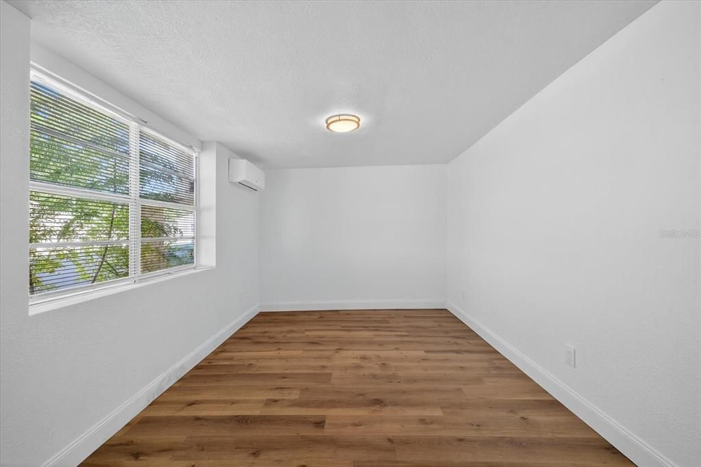 For Rent: $2,500 (3 beds, 2 baths, 1428 Square Feet)