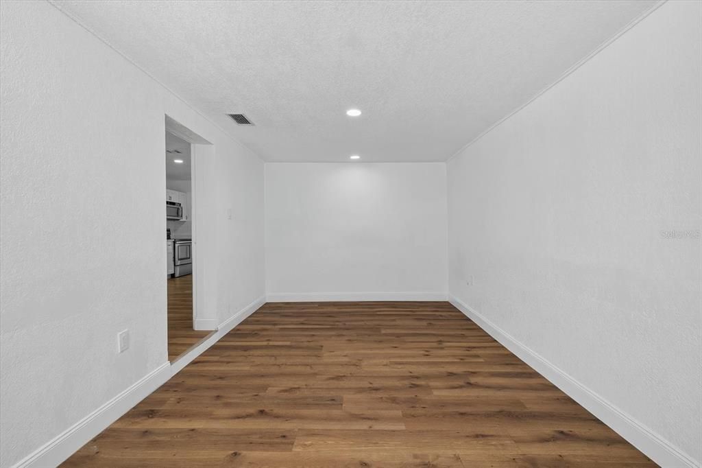 For Rent: $2,500 (3 beds, 2 baths, 1428 Square Feet)