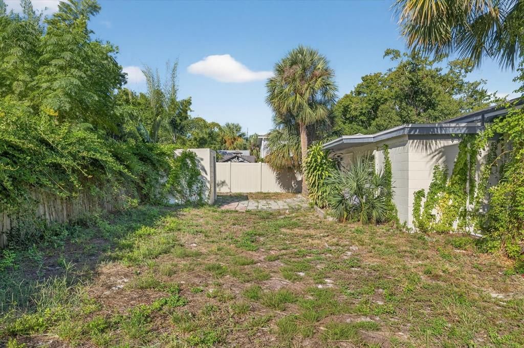 For Rent: $2,500 (3 beds, 2 baths, 1428 Square Feet)