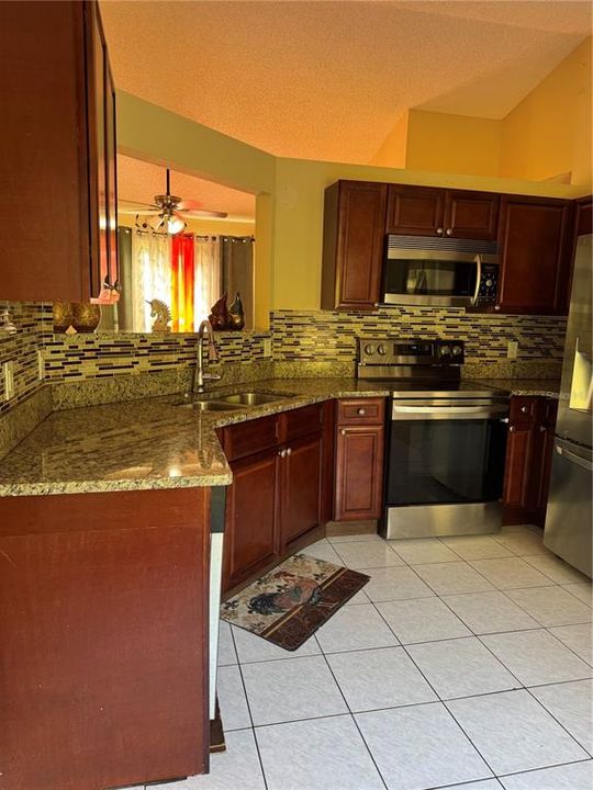 En Venta: $315,000 (3 camas, 2 baños, 1223 Pies cuadrados)