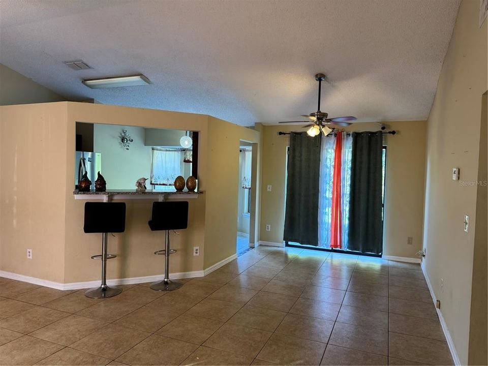 En Venta: $315,000 (3 camas, 2 baños, 1223 Pies cuadrados)