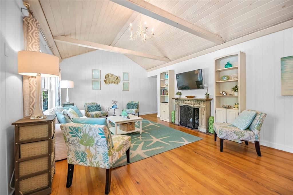 待售: $1,895,000 (3 贝兹, 2 浴室, 1914 平方英尺)