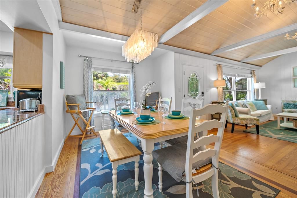 待售: $1,895,000 (3 贝兹, 2 浴室, 1914 平方英尺)