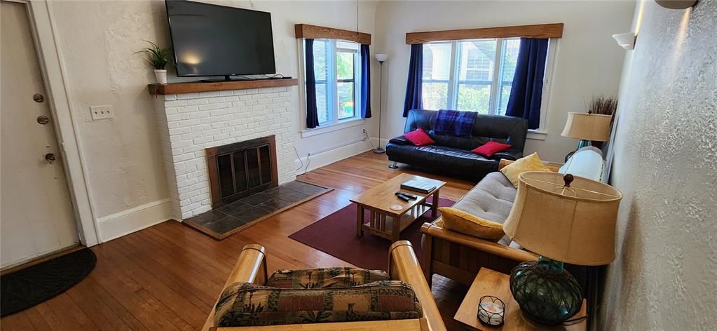 Active With Contract: $765,000 (22 beds, 0 baths, 2879 Square Feet)