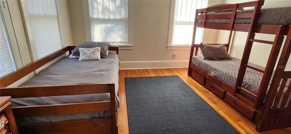 Active With Contract: $765,000 (22 beds, 0 baths, 2879 Square Feet)